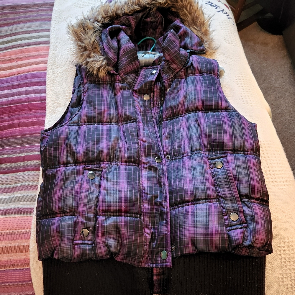 Route 66, size M,  hooded puffy vest - Picture 2 of 9